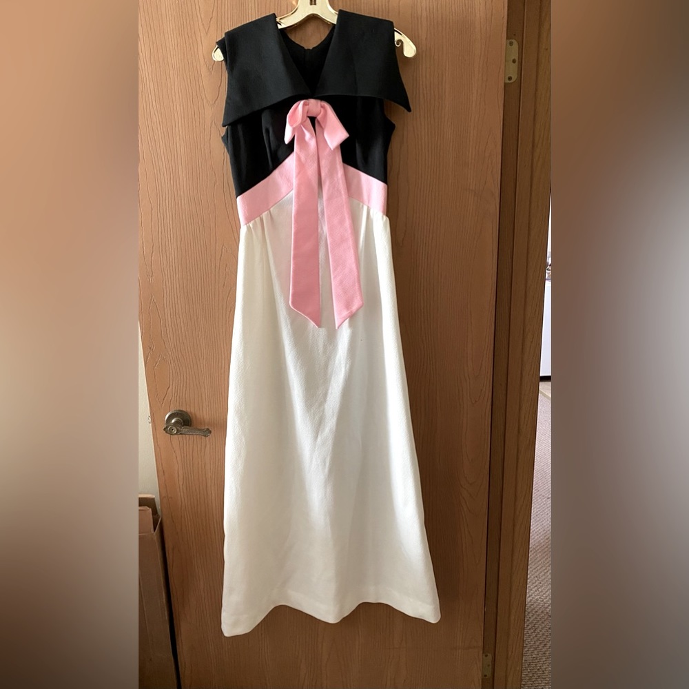Black & White Empire Long Sheath Gown, Pink Bow